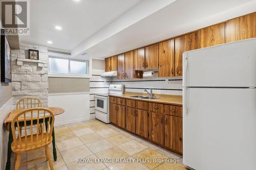 758 Greenore Road, Mississauga, ON - Indoor Photo Showing Kitchen With Double Sink