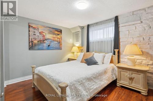 758 Greenore Road, Mississauga, ON - Indoor Photo Showing Bedroom