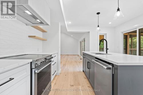 17 Riverside Drive, Kingston (Kingston East (Incl Cfb Kingston)), ON - Indoor Photo Showing Kitchen With Upgraded Kitchen