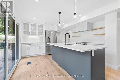 17 Riverside Drive, Kingston (Kingston East (Incl Cfb Kingston)), ON - Indoor Photo Showing Kitchen With Upgraded Kitchen