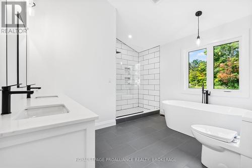 17 Riverside Drive, Kingston (Kingston East (Incl Cfb Kingston)), ON - Indoor Photo Showing Bathroom