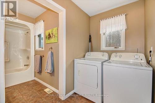 884 Centre Line Road, Marmora And Lake, ON - Indoor Photo Showing Laundry Room