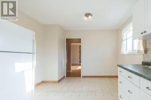 20 King George Square, Belleville, ON - Indoor Photo Showing Kitchen