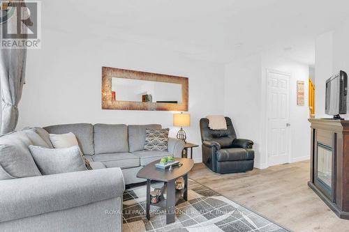 37 - 35 Albion Street, Belleville, ON - Indoor Photo Showing Living Room