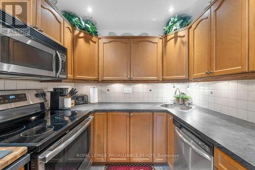 37 - 35 Albion Street, Belleville, ON - Indoor Photo Showing Kitchen