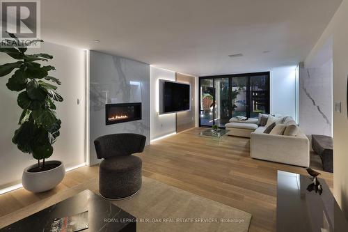 370 Goodram Drive, Burlington, ON - Indoor Photo Showing Living Room With Fireplace