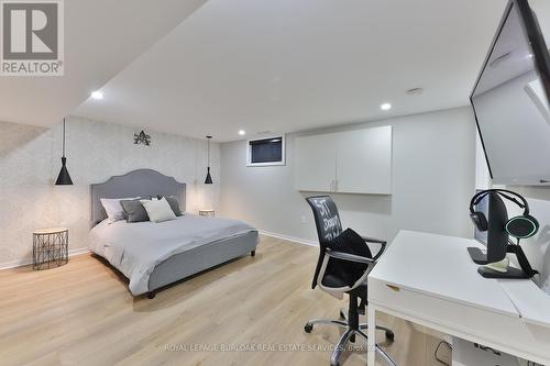 370 Goodram Drive, Burlington, ON - Indoor Photo Showing Bedroom