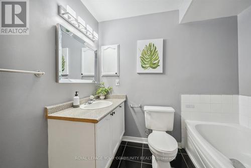 36 - 735 New Westminster Drive, Vaughan, ON - Indoor Photo Showing Bathroom