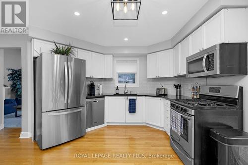 69 Birchway Place, Halton Hills, ON - Indoor Photo Showing Kitchen With Upgraded Kitchen