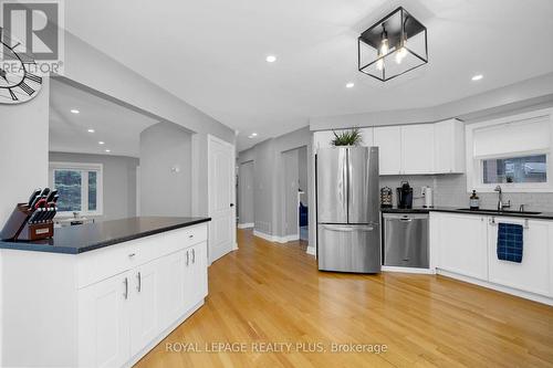 69 Birchway Place, Halton Hills, ON - Indoor Photo Showing Kitchen