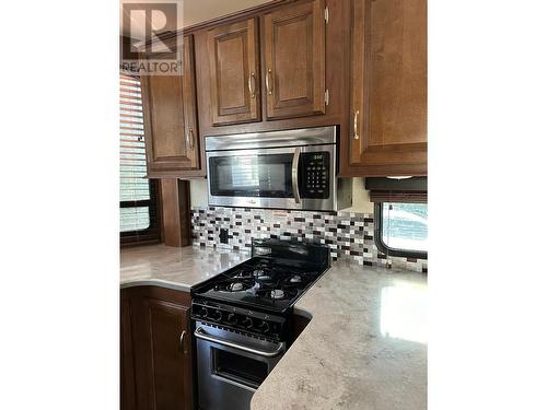 247 Tomahawk Avenue, West Vancouver, BC - Indoor Photo Showing Kitchen