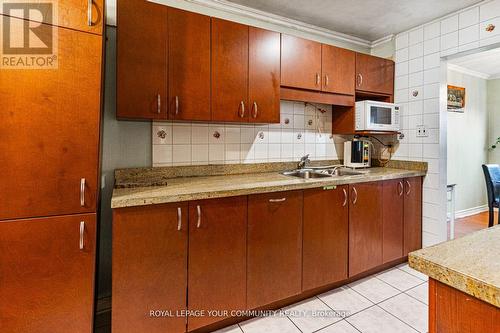 336 Fleetwood Crescent, Brampton, ON - Indoor Photo Showing Kitchen With Double Sink