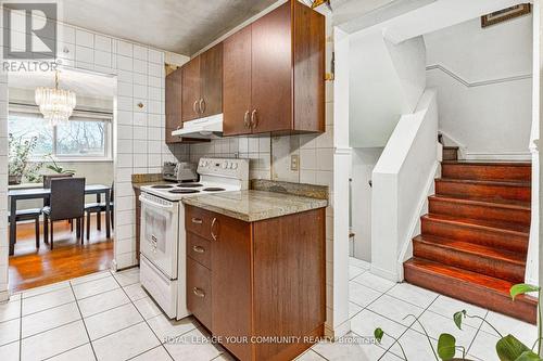 336 Fleetwood Crescent, Brampton, ON - Indoor Photo Showing Kitchen