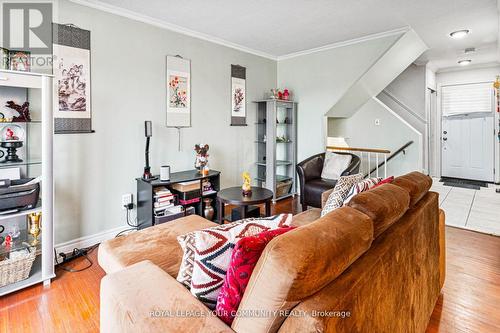 336 Fleetwood Crescent, Brampton, ON - Indoor Photo Showing Living Room