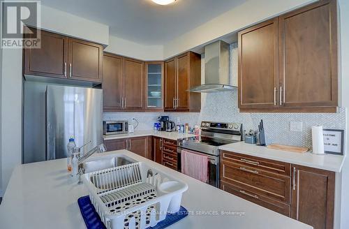 14 Ellis Avenue, Haldimand, ON - Indoor Photo Showing Kitchen With Double Sink