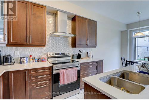 14 Ellis Avenue, Haldimand, ON - Indoor Photo Showing Kitchen With Double Sink