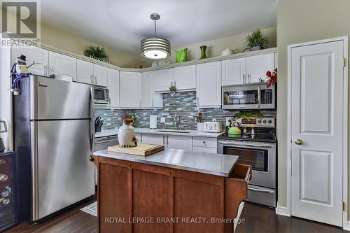 #104 - 255 Keats Way, Waterloo, ON - Indoor Photo Showing Kitchen