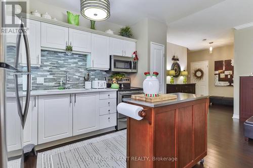 #104 - 255 Keats Way, Waterloo, ON - Indoor Photo Showing Kitchen