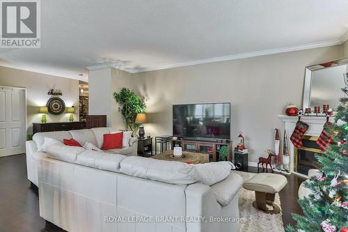 #104 - 255 Keats Way, Waterloo, ON - Indoor Photo Showing Living Room