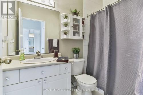 #104 - 255 Keats Way, Waterloo, ON - Indoor Photo Showing Bathroom