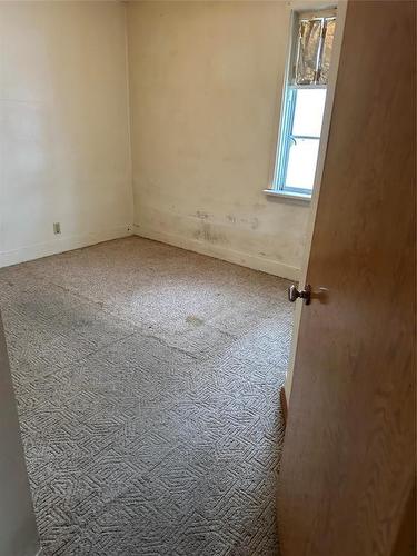 111 7Th Street N, Brandon, MB - Indoor Photo Showing Other Room