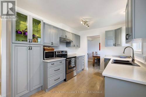 687 Carnaby Street, Kingston (South Of Taylor-Kidd Blvd), ON - Indoor Photo Showing Kitchen With Upgraded Kitchen