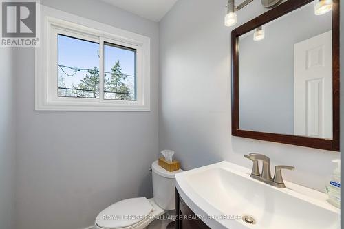 687 Carnaby Street, Kingston (South Of Taylor-Kidd Blvd), ON - Indoor Photo Showing Bathroom