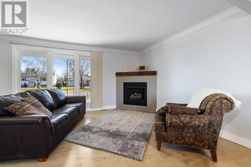 687 Carnaby Street, Kingston (South Of Taylor-Kidd Blvd), ON - Indoor Photo Showing Living Room With Fireplace