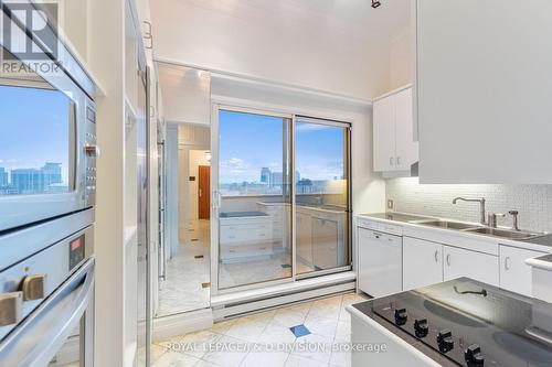 1108/09 - 914 Yonge Street, Toronto, ON - Indoor Photo Showing Kitchen With Double Sink