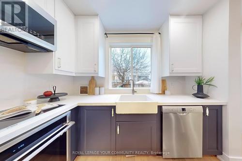 196 Lawrence Avenue, Toronto, ON - Indoor Photo Showing Kitchen