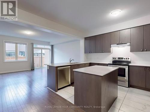 187 Landolfi Way, Bradford West Gwillimbury, ON - Indoor Photo Showing Kitchen With Upgraded Kitchen