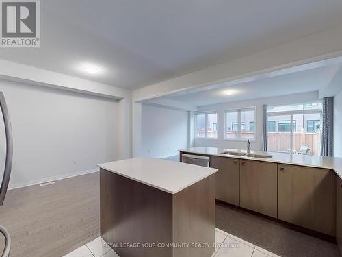 187 Landolfi Way, Bradford West Gwillimbury, ON - Indoor Photo Showing Kitchen