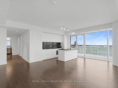 3402-15 Queens Quay  E, Toronto, ON - Indoor Photo Showing Kitchen