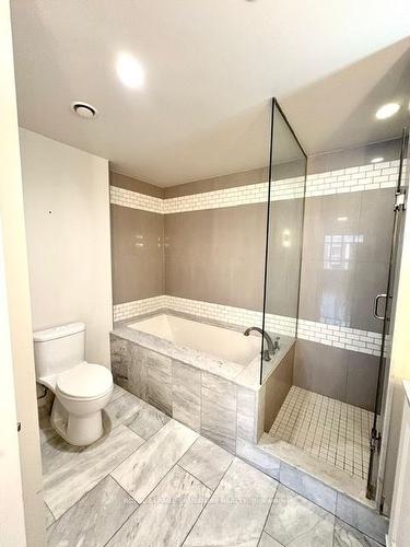 617-1888 Bayview Ave, Toronto, ON - Indoor Photo Showing Bathroom