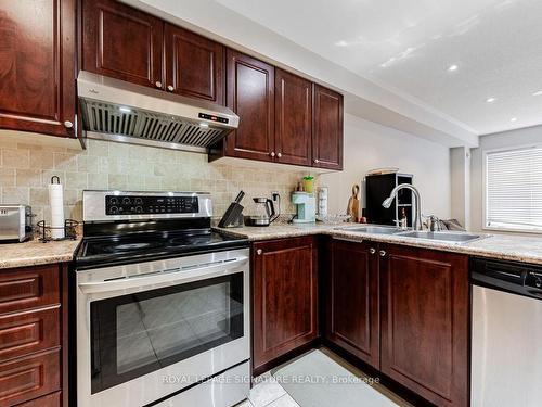 34 Muscadel Rd, Vaughan, ON - Indoor Photo Showing Kitchen With Double Sink