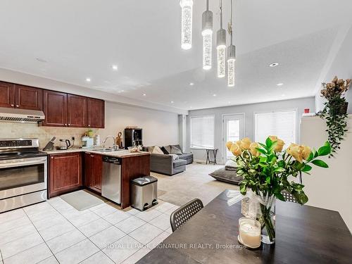 34 Muscadel Rd, Vaughan, ON - Indoor Photo Showing Kitchen