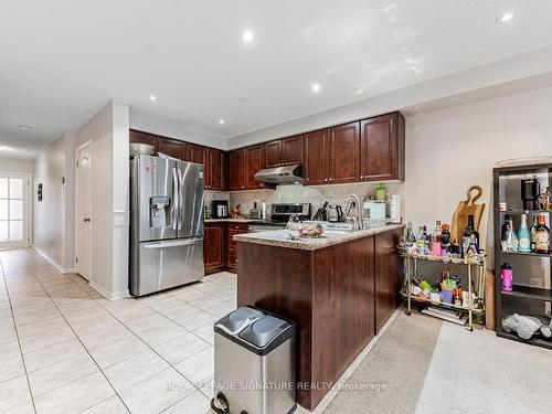 34 Muscadel Rd, Vaughan, ON - Indoor Photo Showing Kitchen