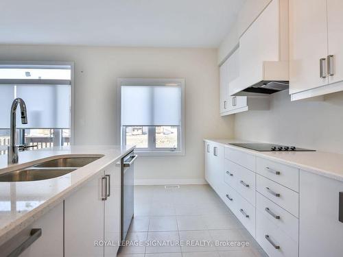 3152 Searidge St, Severn, ON - Indoor Photo Showing Kitchen With Double Sink With Upgraded Kitchen