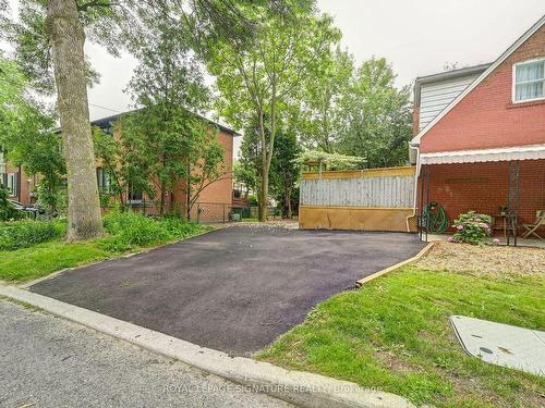 Ll-1 Worthington Cres, Toronto, ON - Outdoor