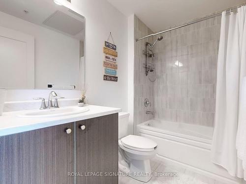 405-102 Grovewood Common, Oakville, ON - Indoor Photo Showing Bathroom