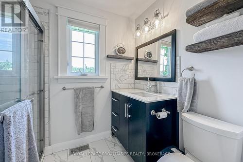 4422 Highway 15, Kingston, ON - Indoor Photo Showing Bathroom