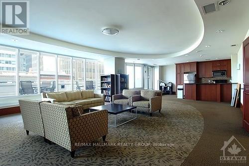 209 - 234 Rideau Street, Ottawa, ON - Indoor Photo Showing Living Room