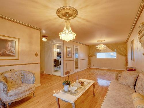 Living room - 758 100E Avenue, Laval (Chomedey), QC - Indoor Photo Showing Living Room