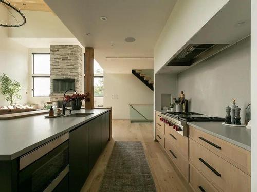 Kitchen - 30 Mtée De Kicking Horse, Morin-Heights, QC - Indoor Photo Showing Kitchen With Upgraded Kitchen