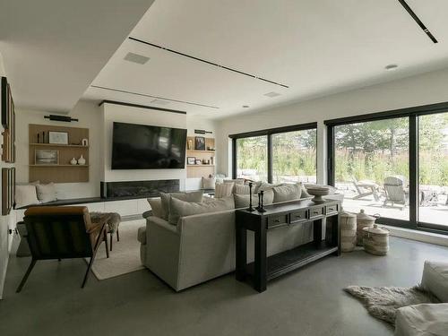 Family room - 30 Mtée De Kicking Horse, Morin-Heights, QC - Indoor Photo Showing Living Room