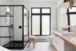 Ensuite bathroom - 