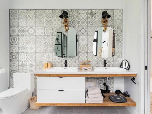 Ensuite bathroom - 200 Rue Allen, Morin-Heights, QC - Indoor Photo Showing Bathroom