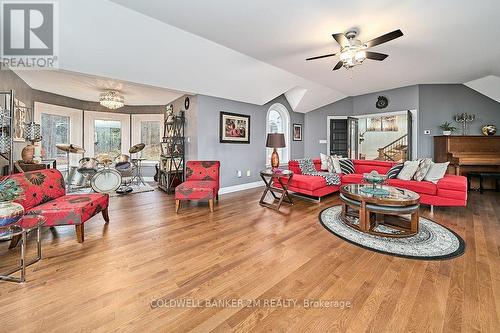 1901 Stanton Road N, Cobourg, ON - Indoor Photo Showing Living Room