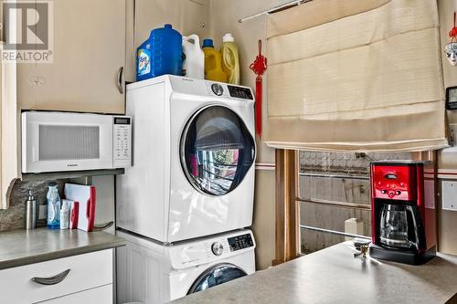 185 Yew Street, Kamloops, BC - Indoor Photo Showing Laundry Room