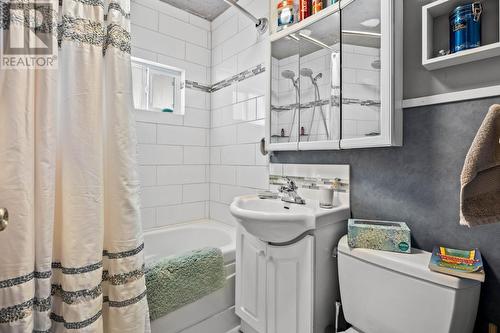 185 Yew Street, Kamloops, BC - Indoor Photo Showing Bathroom